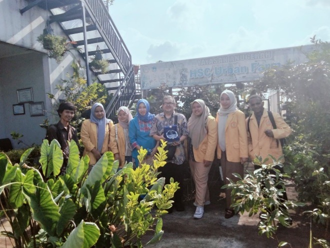 Universitas Borobudur Kunjungi Haryono Suyono Center: Mahasiswa dan Dosen Belajar Langsung tentang Urban Farming
