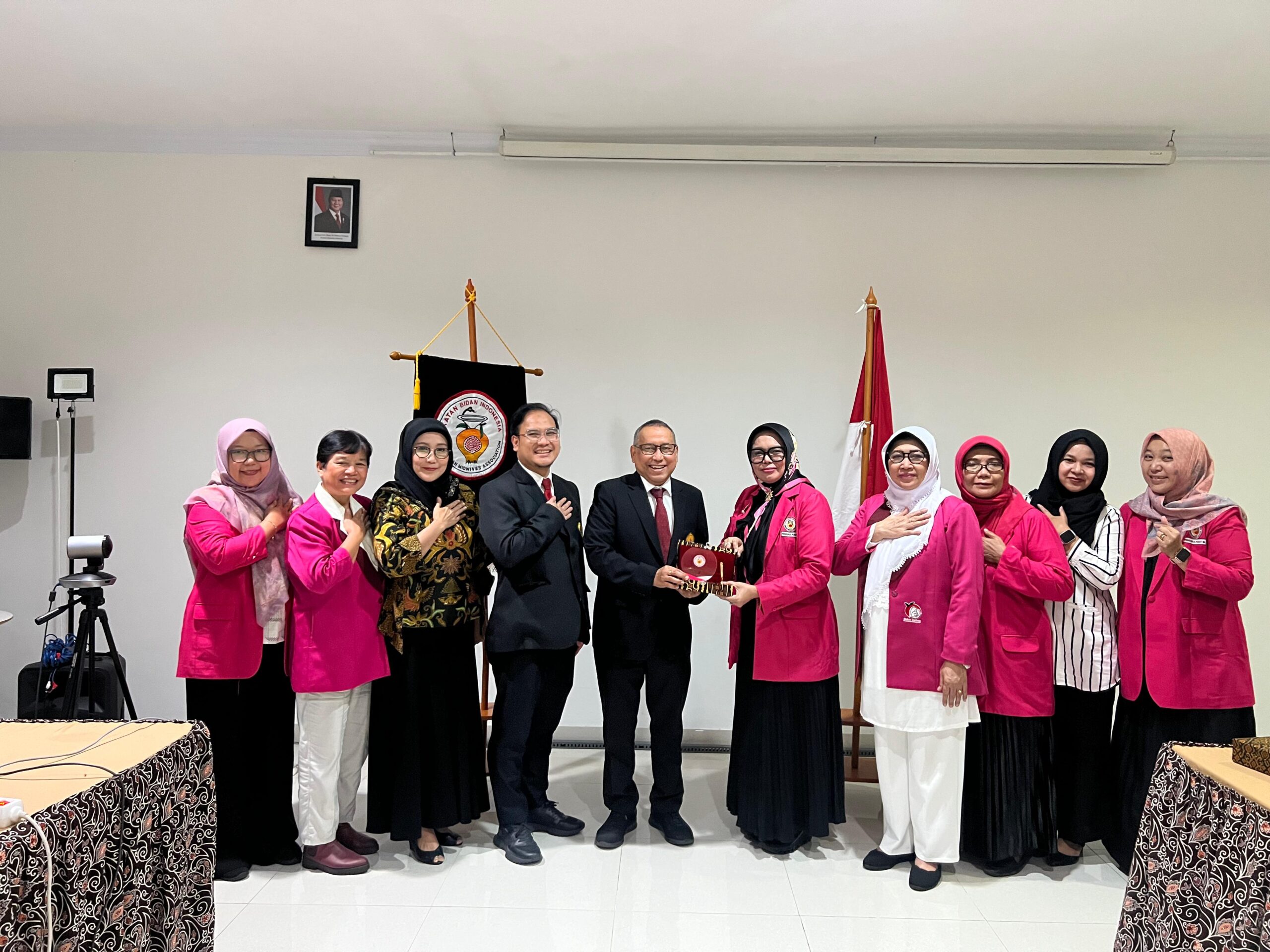 Perkuat SDM, IBI dan Program Pascasarjana Universitas Borobudur Jalin Kerja Sama