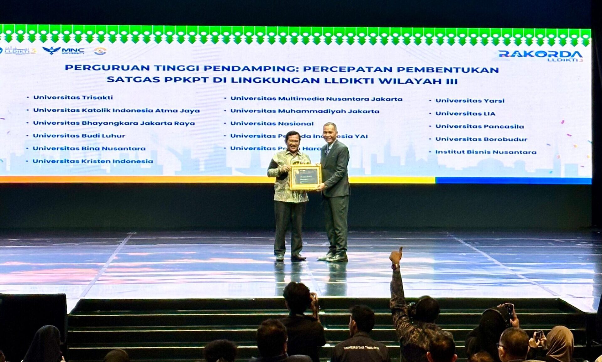 Universitas Borobudur Raih Penghargaan sebagai PT Pendamping PPKPT dalam Rakorda LLDIKTI III Tahun 2025