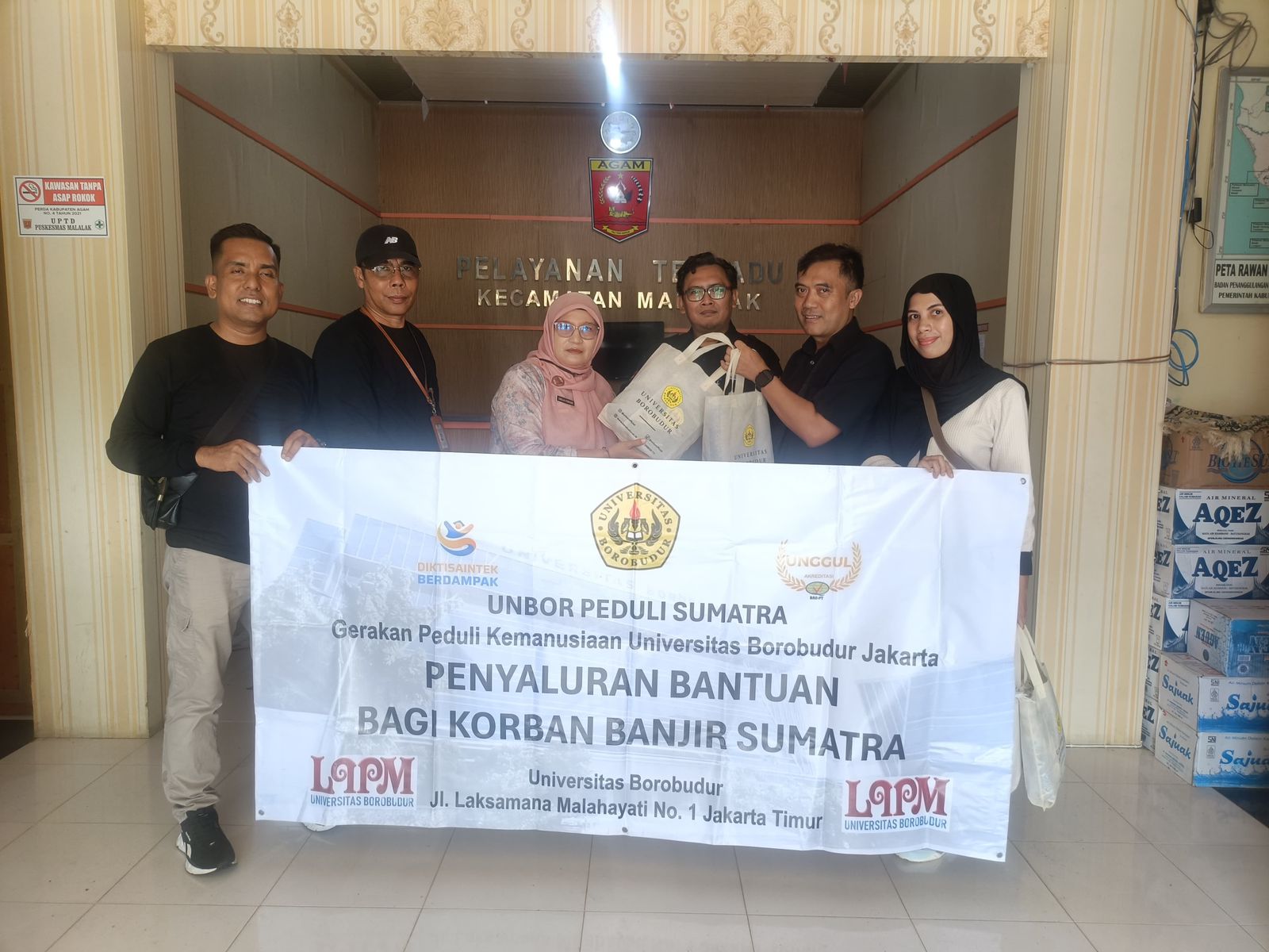 UNBOR Peduli Sumatra: LPPM Universitas Borobudur Salurkan Bantuan untuk Korban Banjir di Kabupaten Agam